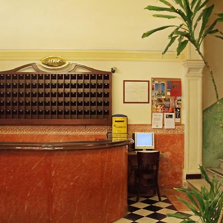 Hotel Peninsular Barcellona Esterno foto